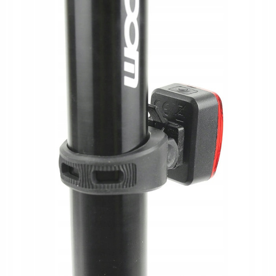 Lampa rowerowa tył JET-285R Supernova 1R 65 lumenów USB