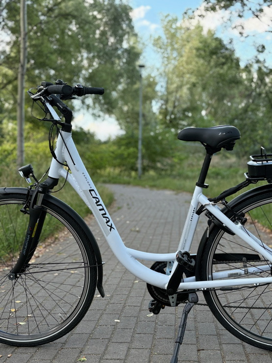 Rower Elektryczny 28" Camax Explora 46 cm 375 Wh Piano White
