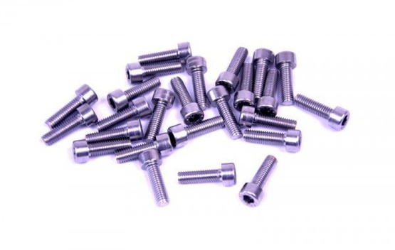 Śruba koszyka bidonu M5 X 16mm nierdzewna 