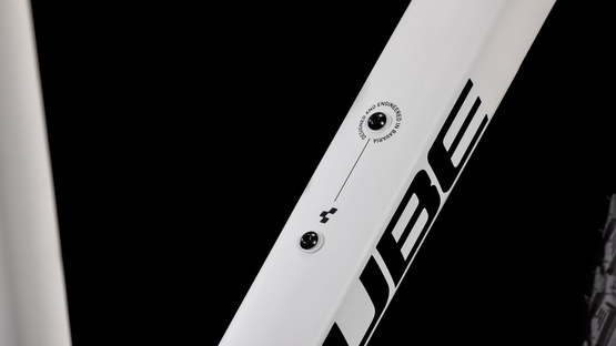 Cube Nature Pro cotton´n´black 28" 62 cm rower
